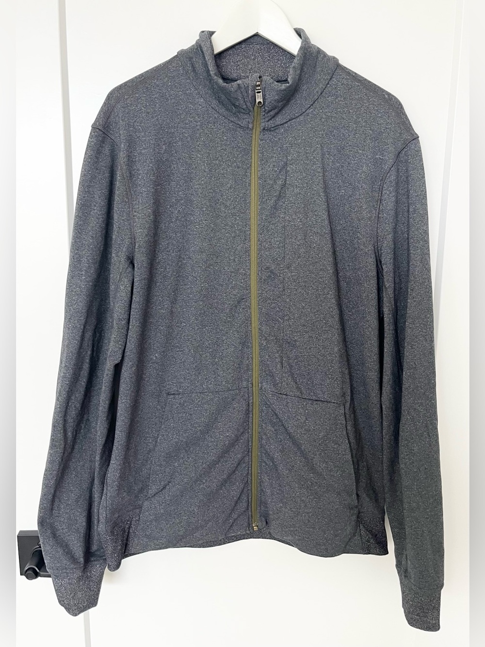 Lululemon Sojourn Jacket Mens Large Gray Full Zip Performance Athleisure